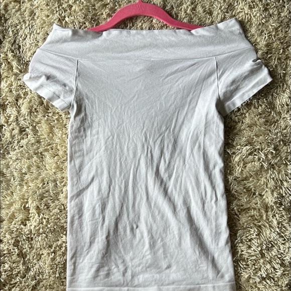 off the shoulder shirt - Picture 2 of 3